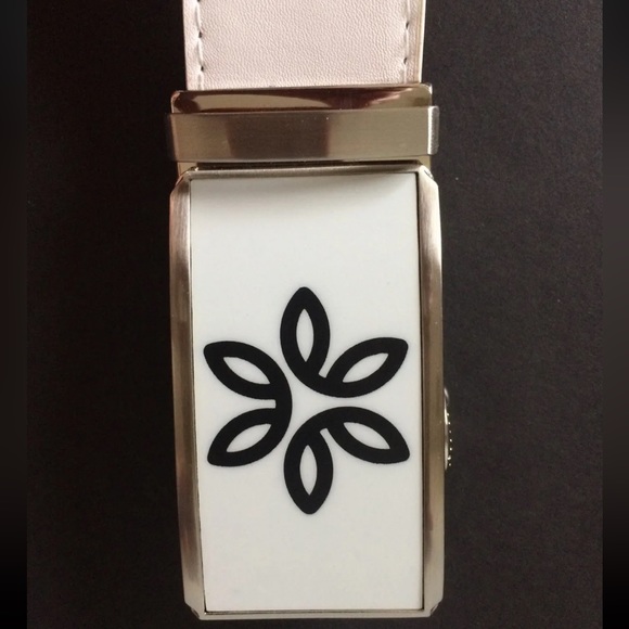p/a Interchangeable Adjustable Buckle White Smooth Leather Belt You Cut Length main image 4